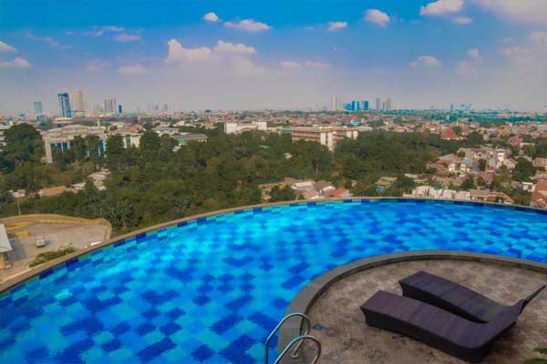 Pemandangan Dari Kolam Renang Kyriad Metro Kebayoran Mall Metro Kebayoran